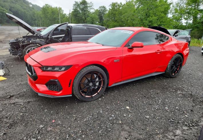 Salvage 2024 Ford Mustang Gt in Красный