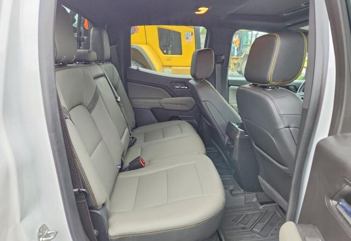 Salvage 2024 Chevrolet Colorado Zr2 in Белый