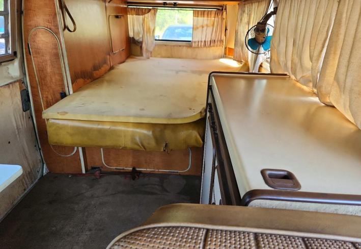 Salvage 1970 Volkswagen Transporter  in Белый