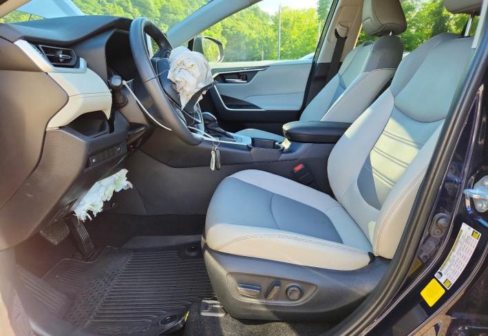 Salvage 2025 Toyota Rav4 Xle Premium in Синий