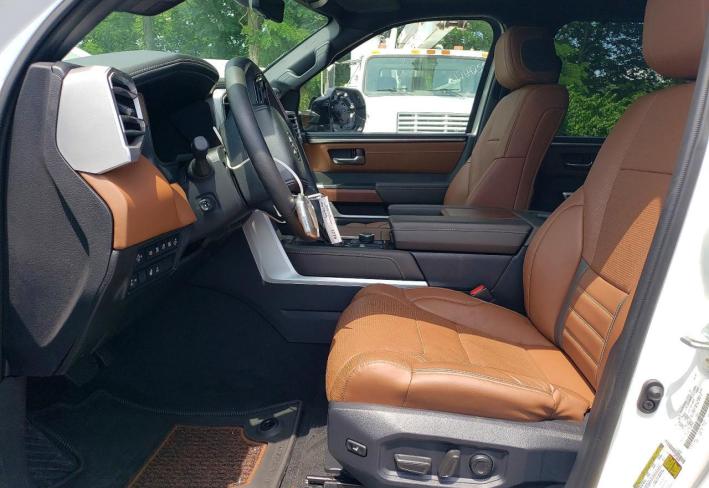Salvage 2025 Toyota Tundra 1794 Edition Hv in Белый