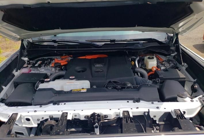 Salvage 2025 Toyota Tundra 1794 Edition Hv in Белый