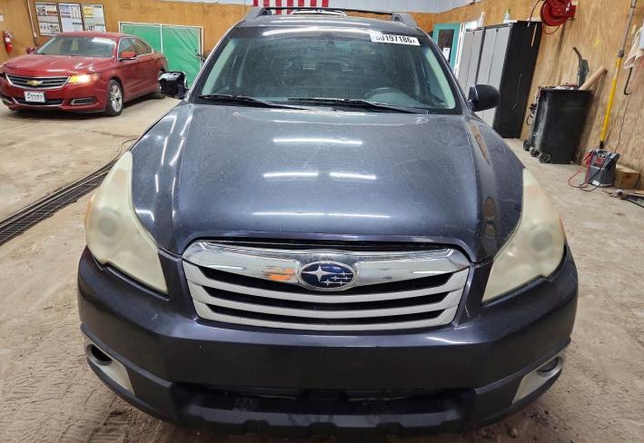 Salvage 2011 Subaru Outback Limited in Черный