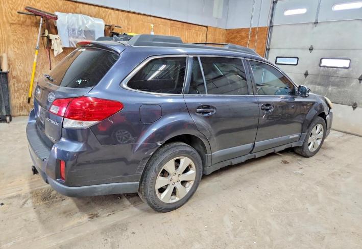 Salvage 2011 Subaru Outback Limited in Черный
