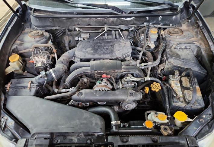 Salvage 2011 Subaru Outback Limited in Черный