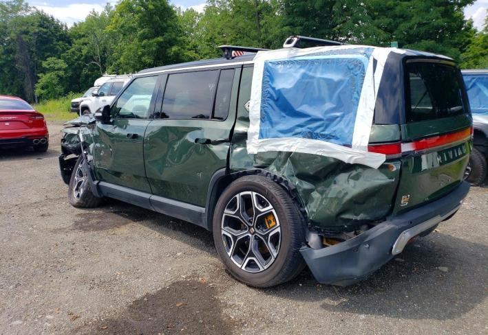 Salvage 2023 Rivian R1s Launch Edition in Зеленый