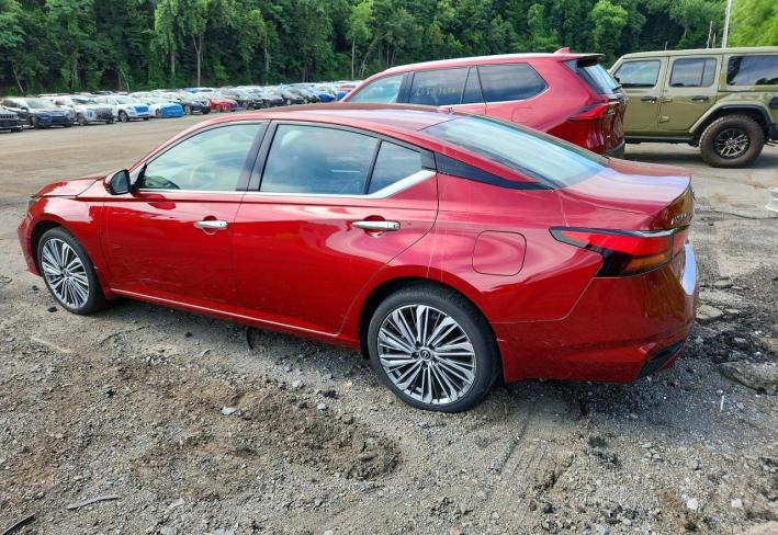 Salvage 2024 Nissan Altima Sl in Бордовый