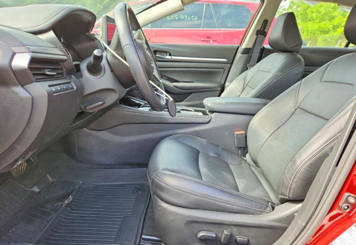 Salvage 2024 Nissan Altima Sl in Бордовый
