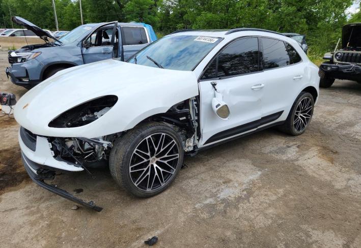 Salvage 2022 Porsche Macan  in Белый