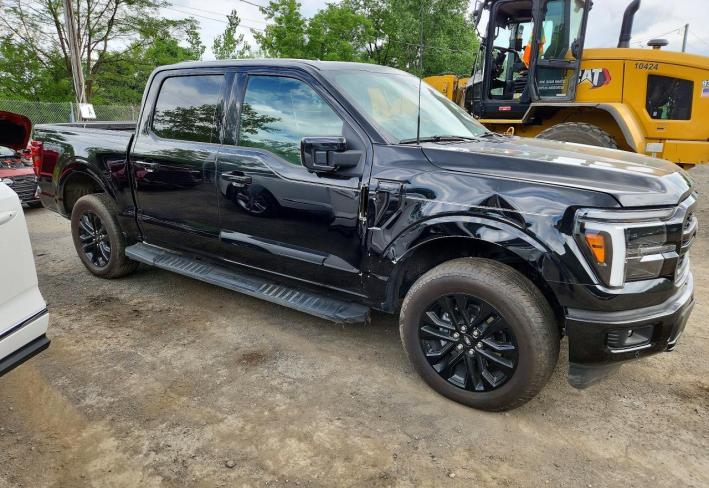 Salvage 2025 Ford F150 Lariat in Черный
