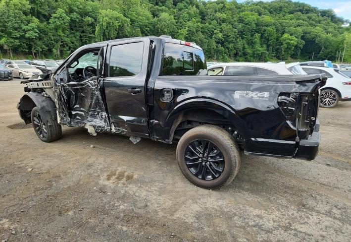 Salvage 2025 Ford F150 Lariat in Черный