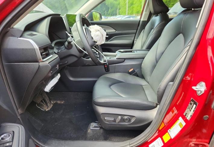 Salvage 2024 Toyota Grand Highlander Xle in Бордовый