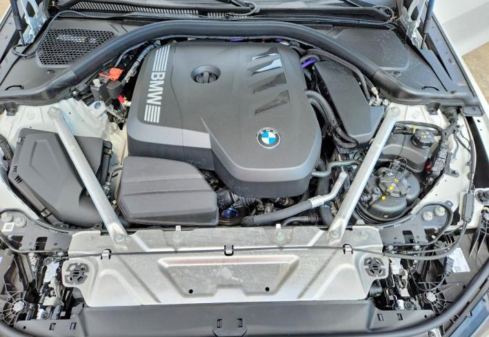 Salvage 2027 Bmw 430i  in White
