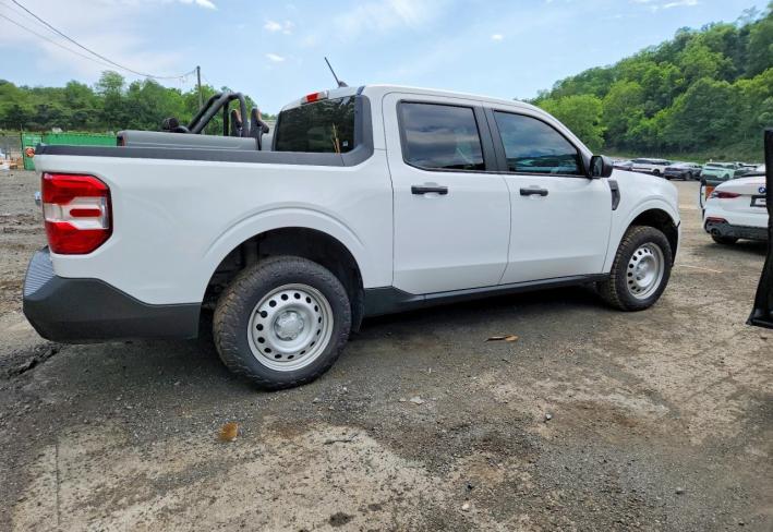 Salvage 2024 Ford Maverick Xl in Серебристый