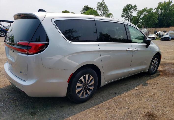 Salvage 2024 Chrysler Pacifica Hybrid Select in Gray