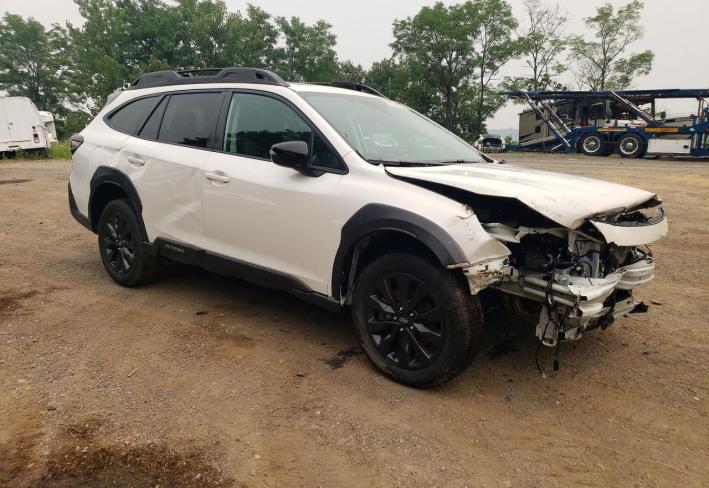 Salvage 2025 Subaru Outback Onyx Edition in White
