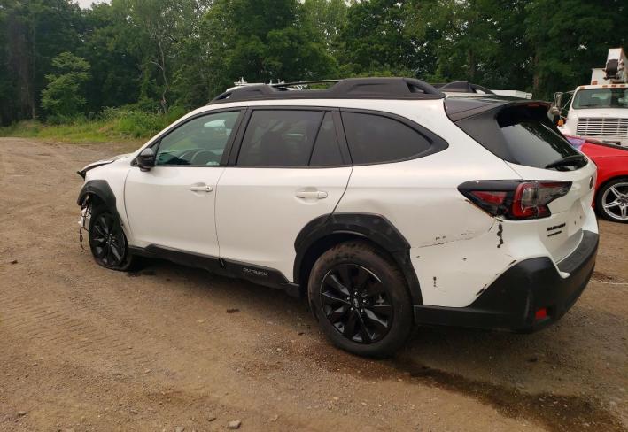 Salvage 2025 Subaru Outback Onyx Edition in White