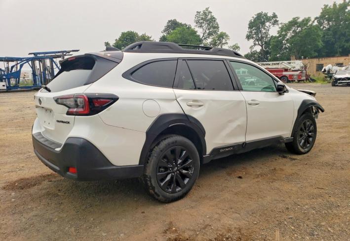 Salvage 2025 Subaru Outback Onyx Edition in White