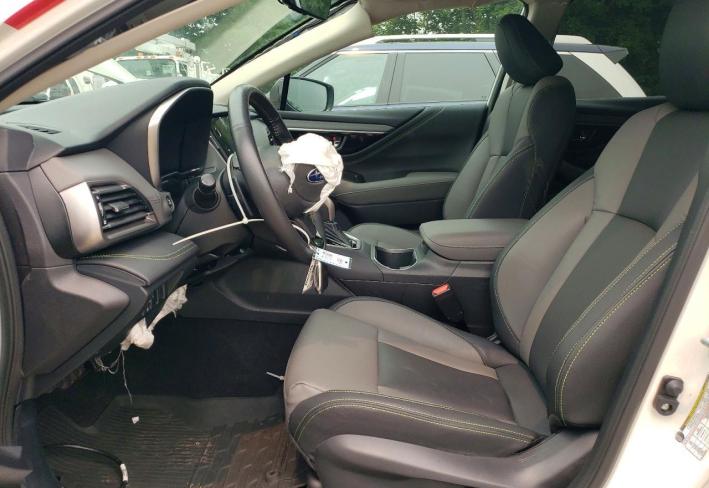 Salvage 2025 Subaru Outback Onyx Edition in White