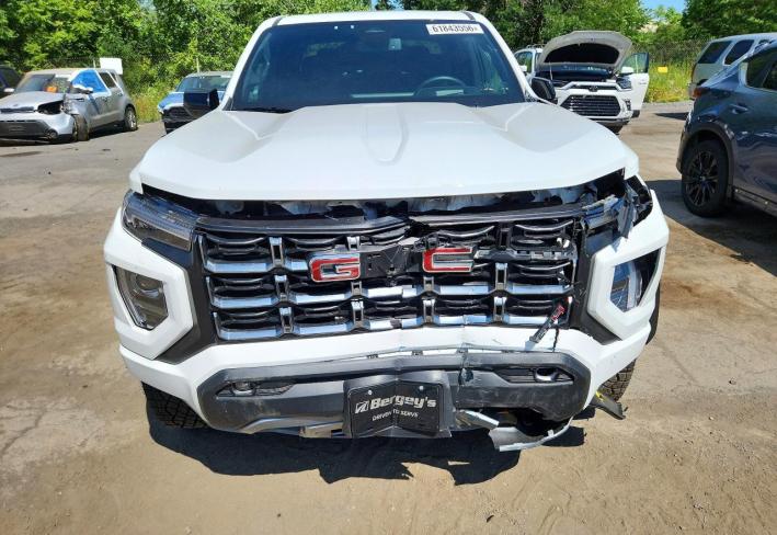 Salvage 2024 Gmc Canyon At4 in White