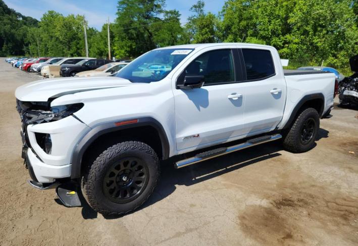 Salvage 2024 Gmc Canyon At4 in White