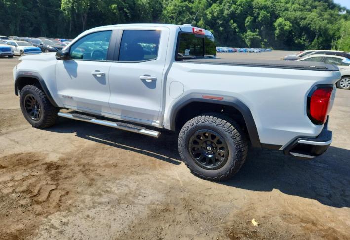 Salvage 2024 Gmc Canyon At4 in White