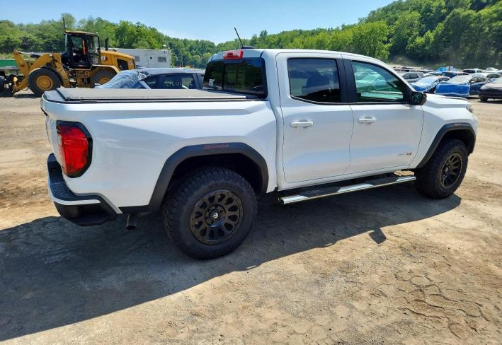 Salvage 2024 Gmc Canyon At4 in White