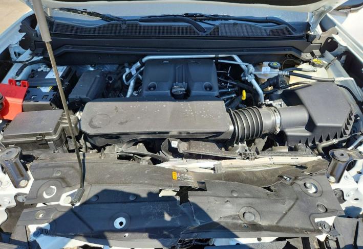 Salvage 2024 Gmc Canyon At4 in White