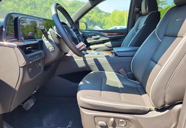 Salvage 2024 Cadillac Escalade Premium Luxury in Серый