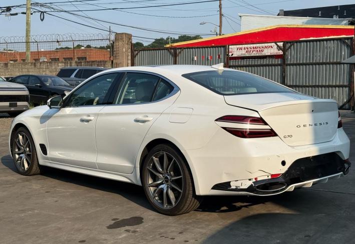 Salvage 2026 Genesis G70  in White