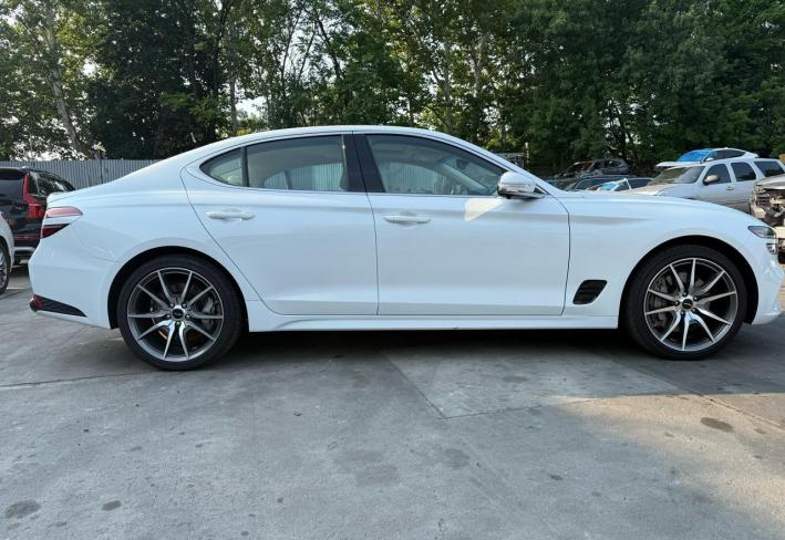 Salvage 2026 Genesis G70  in White