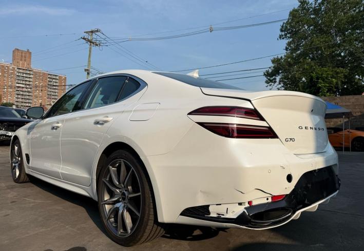 Salvage 2026 Genesis G70  in White