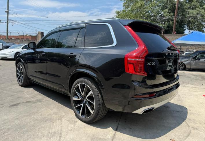 Salvage 2021 Volvo Xc90  in Черный