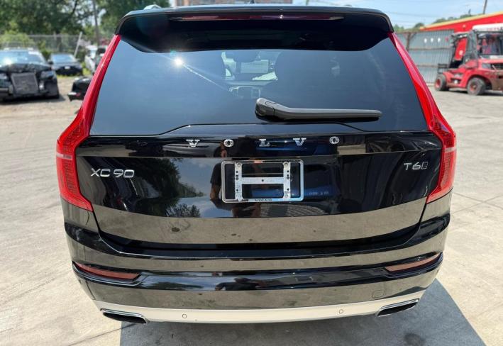Salvage 2021 Volvo Xc90  in Черный