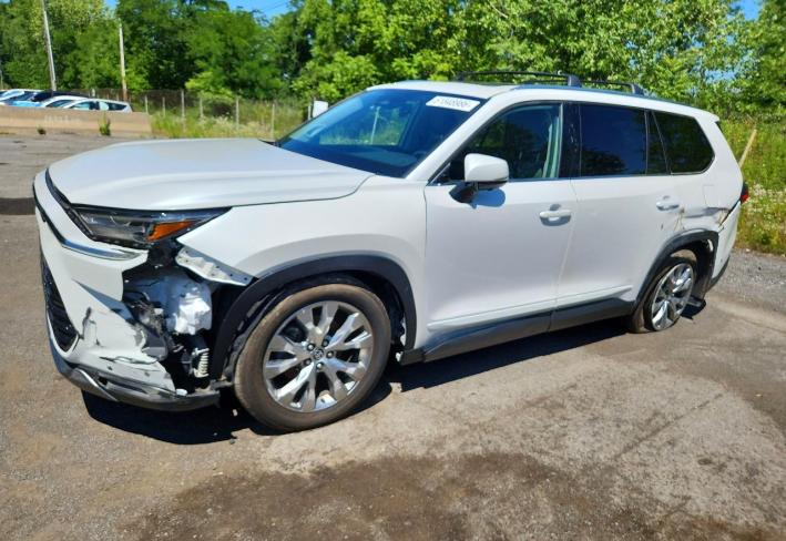 Salvage 2024 Toyota Grand Highlander Hybrid Limited in Белый