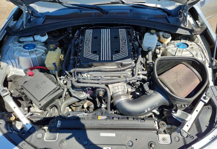Salvage 2018 Chevrolet Camaro Zl1 in Серебристый