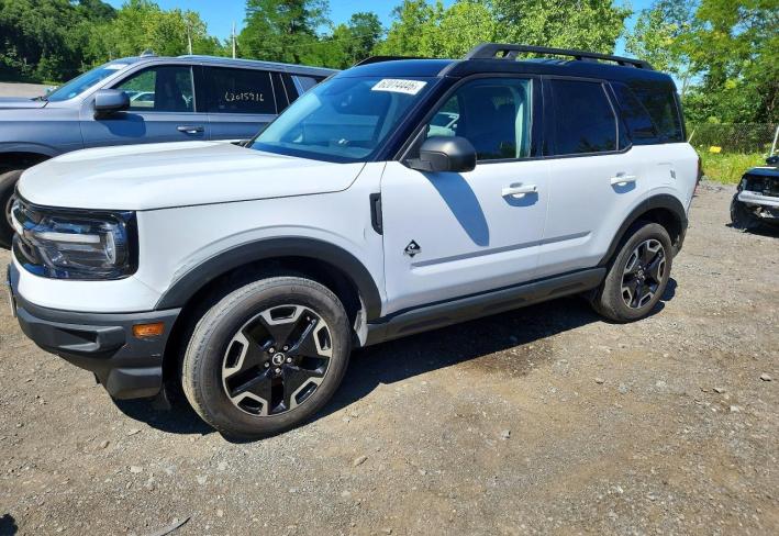 Salvage 2022 Ford Bronco Sport Outer Banks in Белый