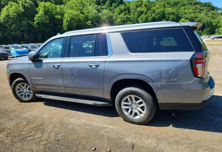 Salvage 2022 Chevrolet Suburban  in Silver
