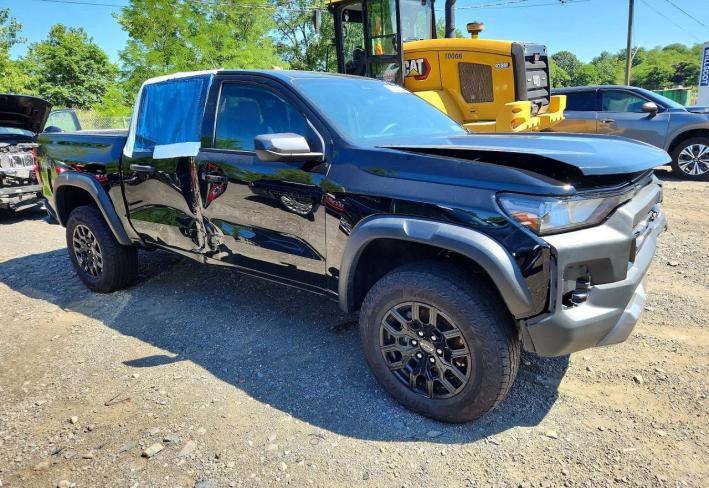 Salvage 2025 Chevrolet Colorado Trail Boss in Black