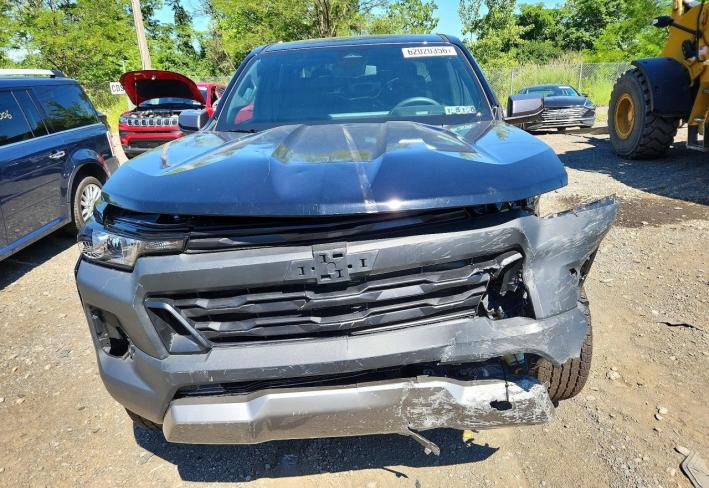 Salvage 2025 Chevrolet Colorado Trail Boss in Black