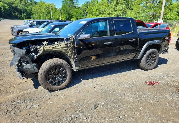 Salvage 2025 Chevrolet Colorado Trail Boss in Black