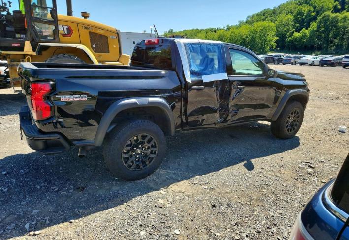 Salvage 2025 Chevrolet Colorado Trail Boss in Black