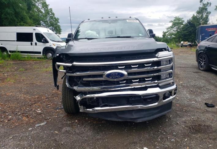 Salvage 2026 Ford F350  in Gray