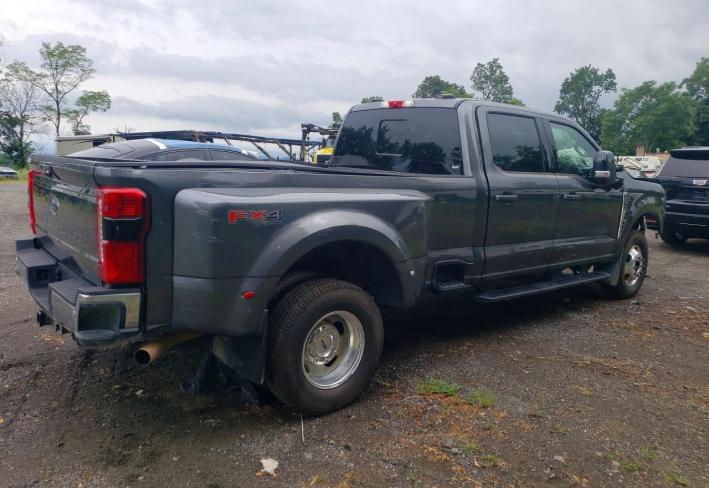 Salvage 2026 Ford F350  in Gray