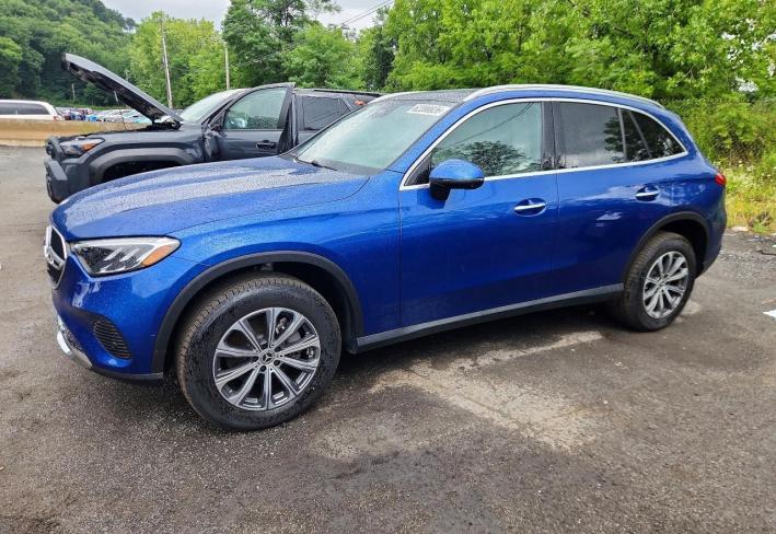 Salvage 2025 Mercedes-benz Glc 300 4matic in Blue