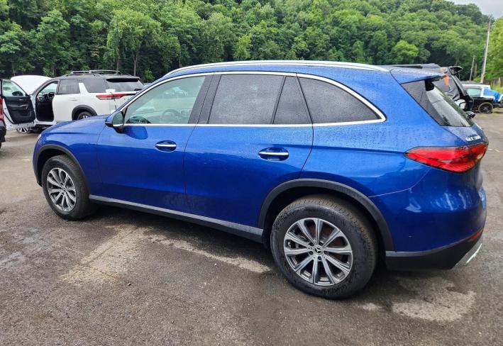 Salvage 2025 Mercedes-benz Glc 300 4matic in Blue