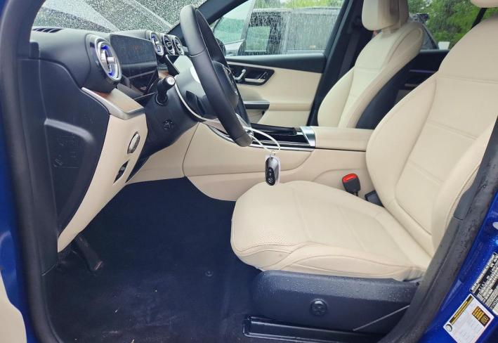 Salvage 2025 Mercedes-benz Glc 300 4matic in Blue