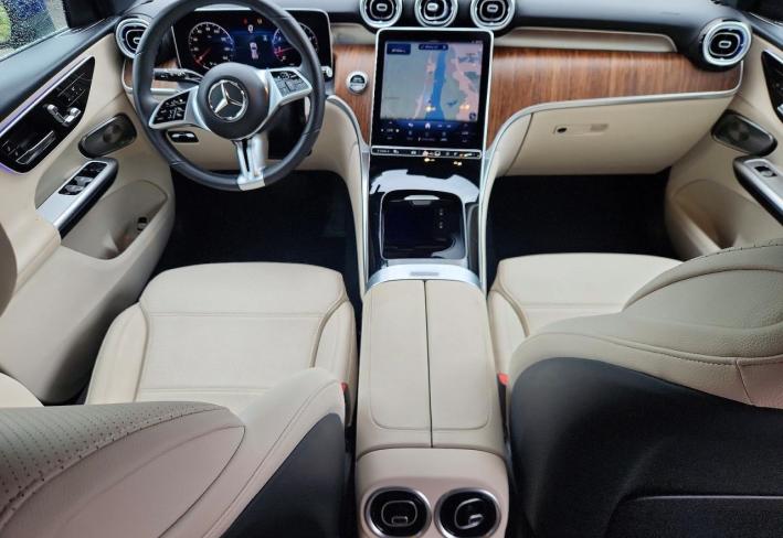 Salvage 2025 Mercedes-benz Glc 300 4matic in Blue