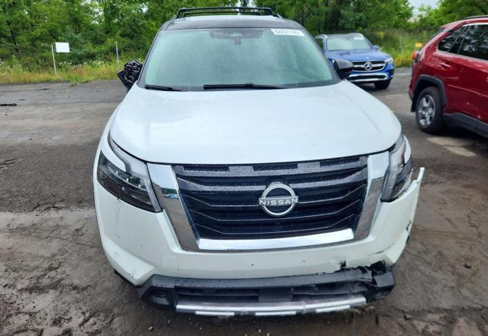 Salvage 2025 Nissan Pathfinder Platinum in White