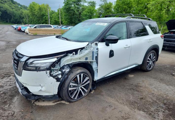 Salvage 2025 Nissan Pathfinder Platinum in White